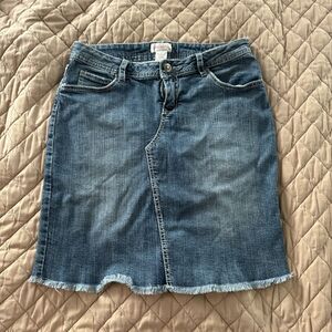 Women's Size 9 y2k Denim Cutoff Knee Length Skirt Medium Wash